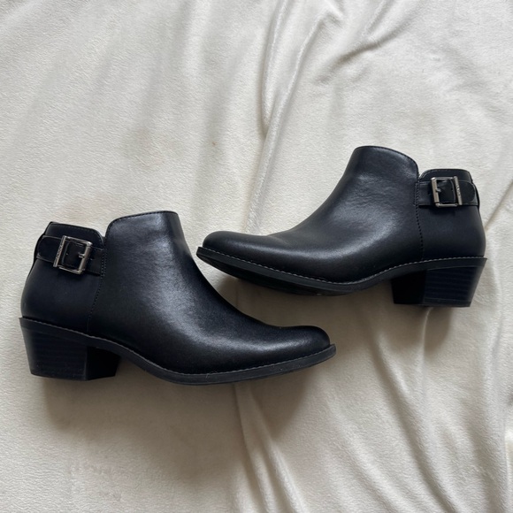 Vionic Shoes - Vionic heeled booties
